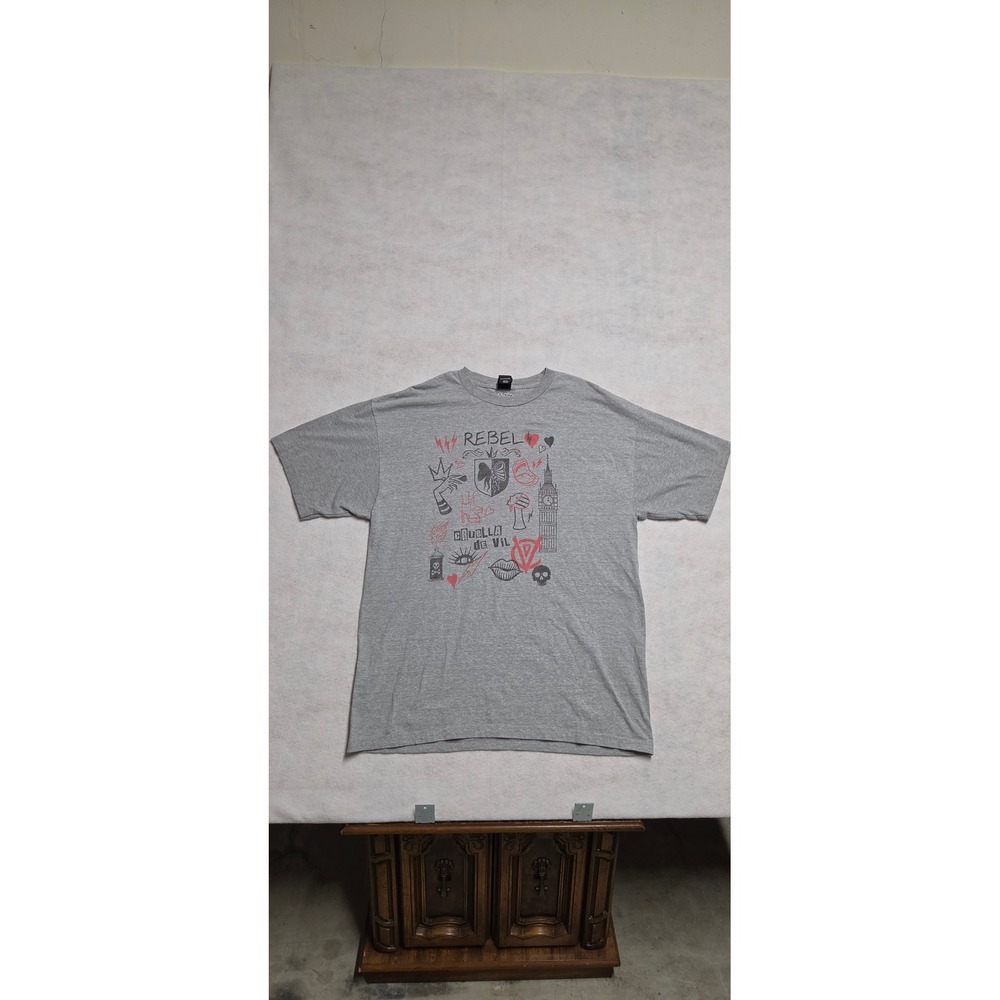 Disney Cruella de Vil Hanes Beefy-T Size 2XLT Gray Rebel Graphic Tee